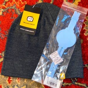 Wonderwink hat with silicone vital bracelet included